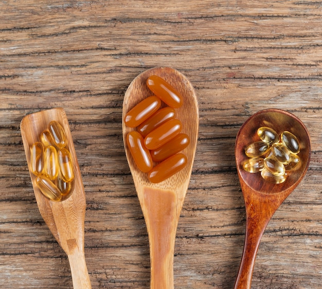 olej z wiesioka 500 mg bezglutenowy 60 kapsuek pharmovit clean label