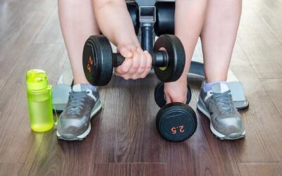 Jakie ćwiczenia z hantlami pomagają wzmocnić mięśnie?