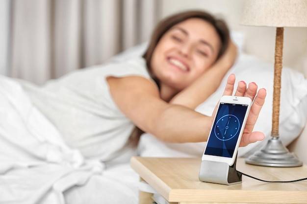 Jak ustawić monitorowanie snu w Mi Band 5?