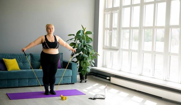 Jakie ćwiczenia na redukcji sprawdzają się na siłowni?