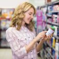 Jak świadomie czytać etykiety produktów spożywczych? Przewodnik dla konsumentów